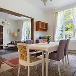Holiday home Grosszuegiges Mit Wald *