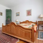 Holiday home Grosszuegiges Mit Wald