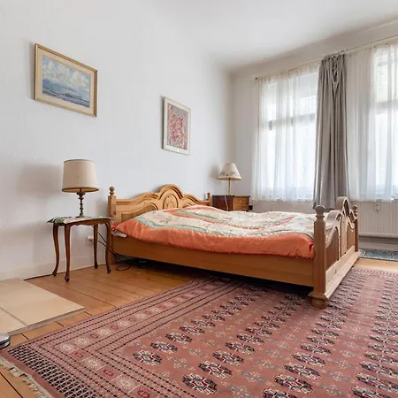 Holiday home Grosszuegiges Mit Wald