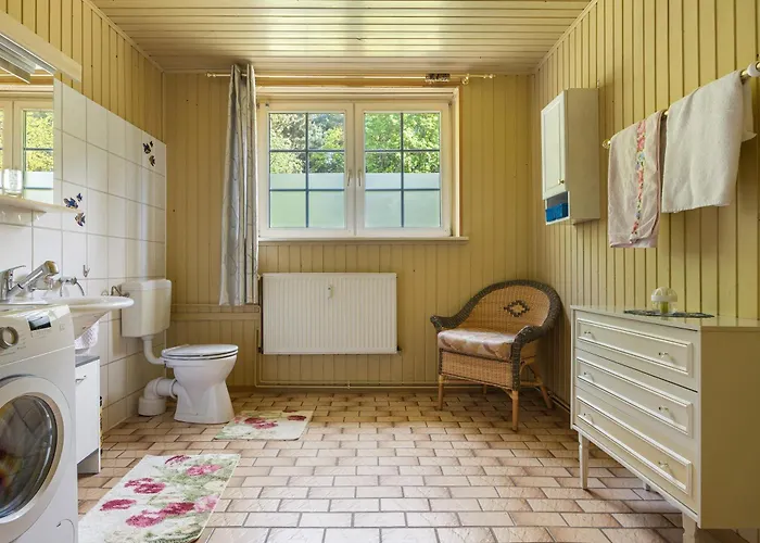 Grosszuegiges Mit Wald *