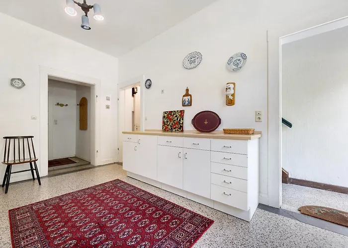 Grosszuegiges Mit Wald